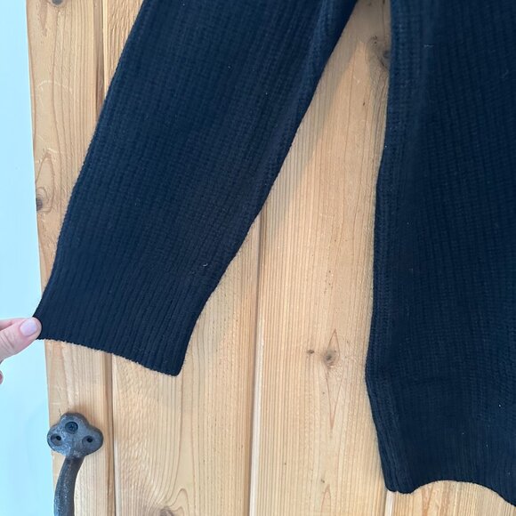 Quince Medium Mongolian Cashmere Oversized Boyfriend Cardigan Sweater in Black - Picture 3 of 6